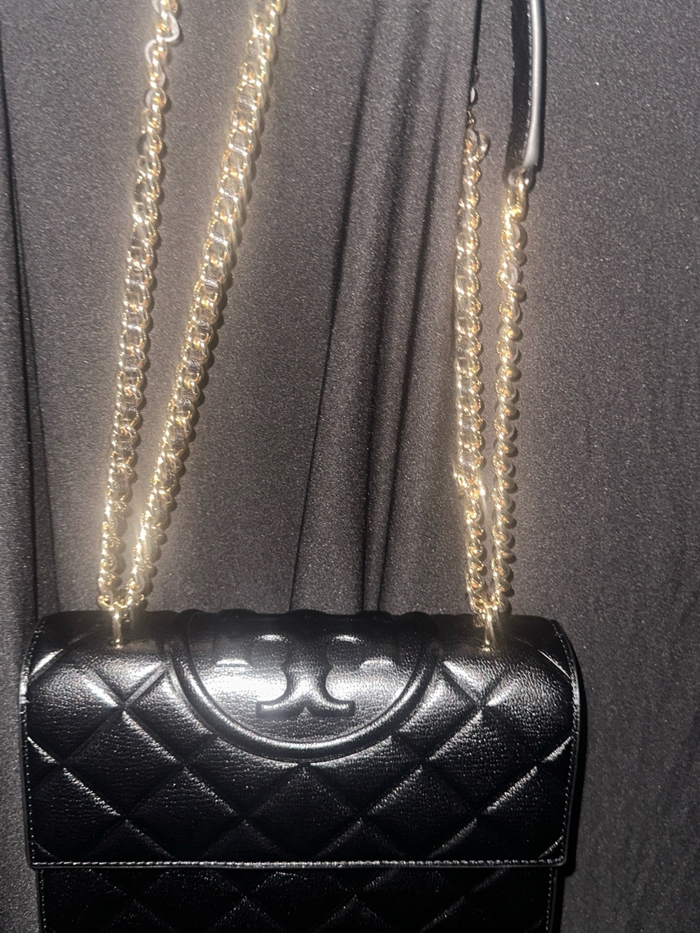 Tory Burch Black Quilted Shoulder Bag with Gold Chain - Picture 3 of 4